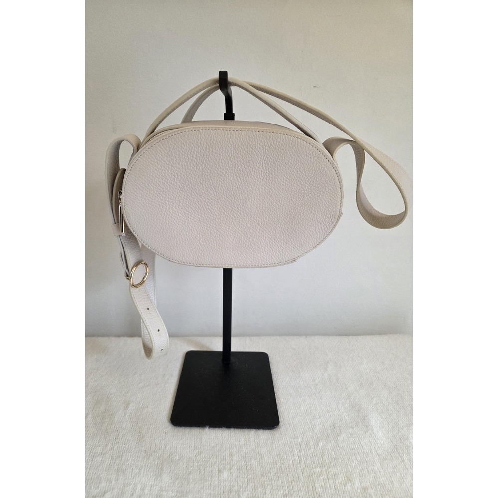 Cuyana Top Handle Crossbody Bag Ecru Pebbled Italian Leather Gold Hardware - Picture 3 of 12